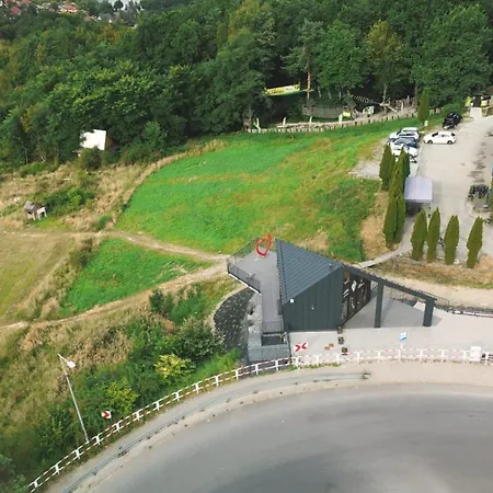 斯洛尼兹斯托科酒店 *